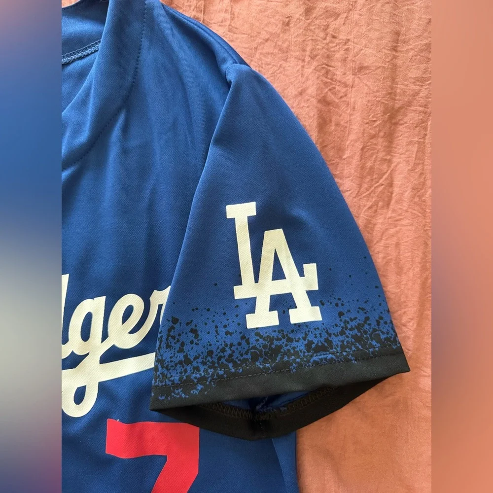 Julio Urias Dodgers Jersey - Picture 4 of 5